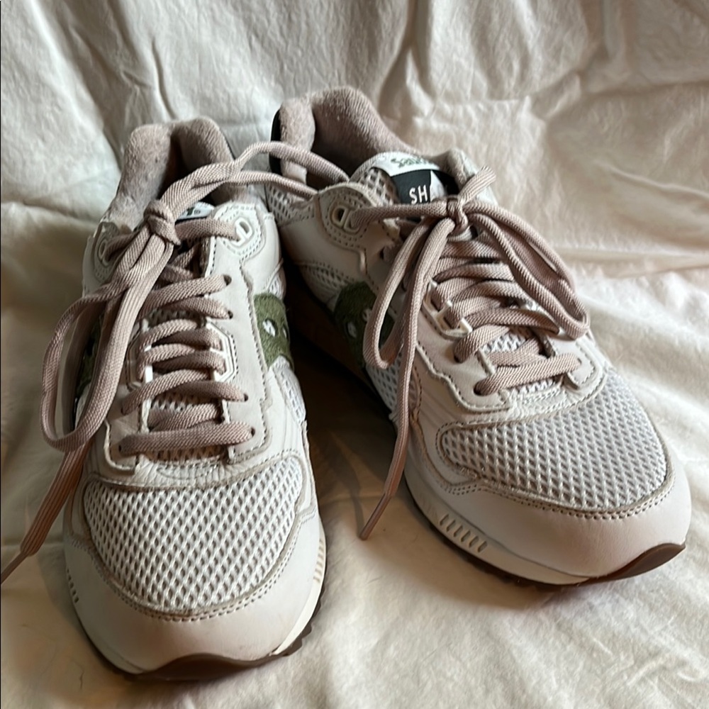 Saucony women’s Shadow 5000